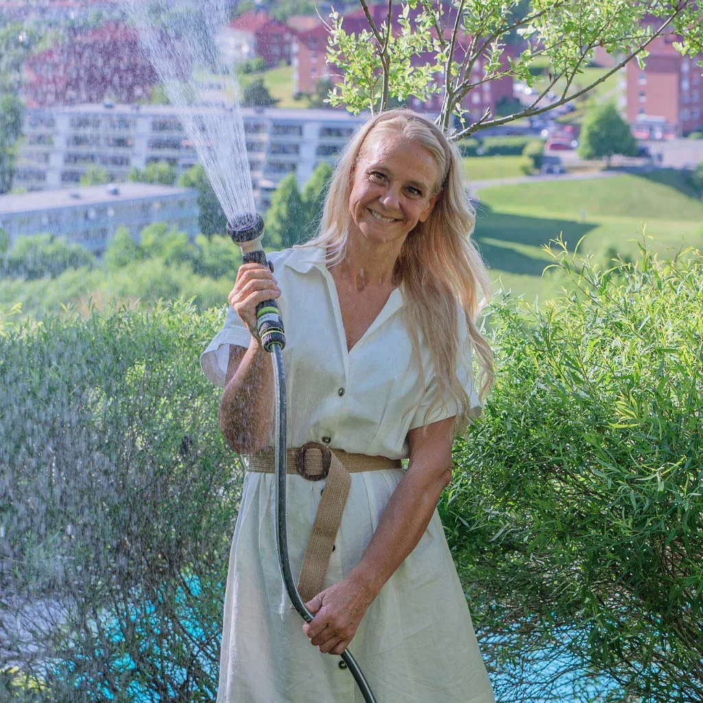 Hagebesøk: Nordisk og minimalistisk stil hos Hanne